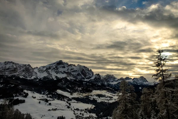Wolken Tragen Schnee Den Italienischen Alpen — Stockfoto