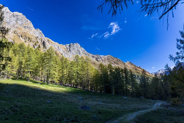 意大利弗留利 朱利亚阿尔卑斯山美丽的阳光明媚的秋日 — 图库照片