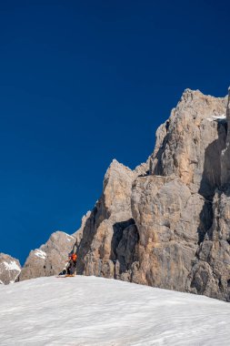 Creta Chianevate 'de, Carnic Alpleri güzel bir bahar gününde. Udine ili, Friuli-Venezia Giulia bölgesi, İtalya