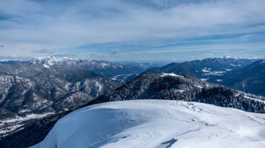 İtalyan Alplerinde Tarvisio 'nun zirveleri