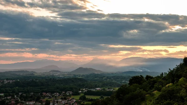 Sonnenuntergang Einem Stürmischen Abend Den Feldern Von Friaul Julisch Venetien — Stockfoto