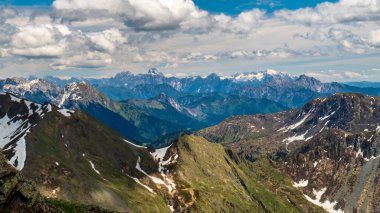 Friuli-Venezia Giulia Alplerinde güneşli bir gün, İtalya
