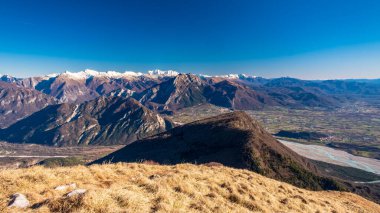 Friuli-Venezia Giulia, İtalya 'dan Mösyö Cuar' ın manzarası.