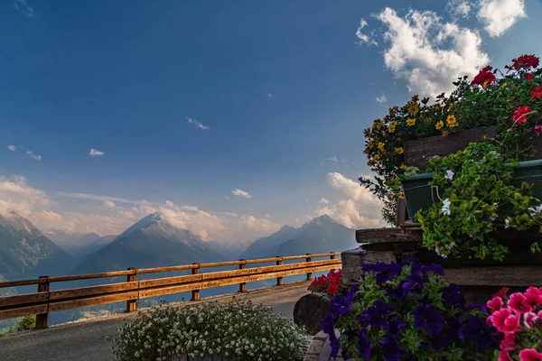 Sommerlicher Sonnenuntergang Zwischen Den Wolken Den Bergen Des Aostatals — Stockfoto