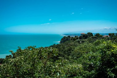 Fırtınadan sonra güneş Conero, Marche Bölgesi, İtalya 'ya dönüyor.