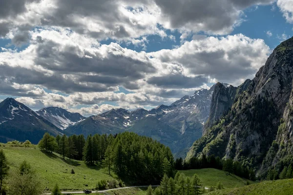 Mai Journée Ensoleillée Dans Les Alpes Frioul Vénétie Julienne Italie — Photo