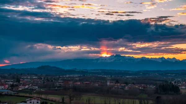 Sole Passa Dietro Nuvole Sulla Campagna Udine Friuli Venezia Giulia — Foto Stock