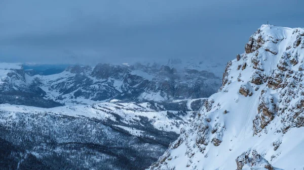Облака Несущие Снег Итальянских Альпах — стоковое фото