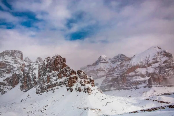 Die Wunderschönen Italienischen Dolomiten Einem Wintertag — Stockfoto