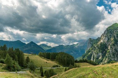 İtalya 'nın Friuli Venezia-Giulia Alplerinde yaz günü