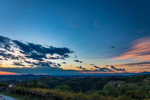 Güneş Collio Friuli Venezia Giulia Talya Nın Üzüm Bağlarının Üzerinden — Stok fotoğraf