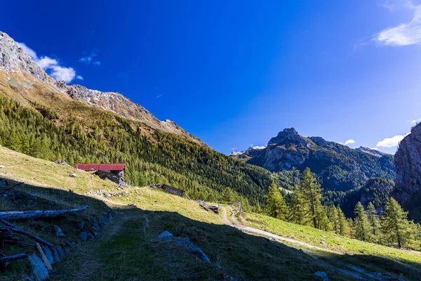 Hermoso Día Soleado Otoño Los Alpes Friuli Venezia Giulia Italia —  Fotos de Stock