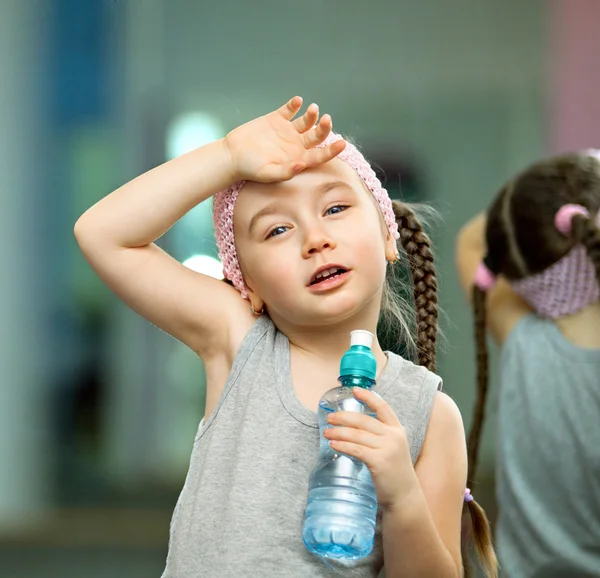 Çocuk fitness egzersizleri sonra yorgun — Stok fotoğraf