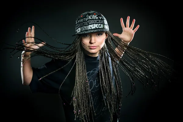 Retrato de bela menina feliz com dreadlocks — Fotografia de Stock