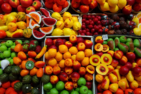Jernholdige og ikke-spiselige frukter – stockfoto