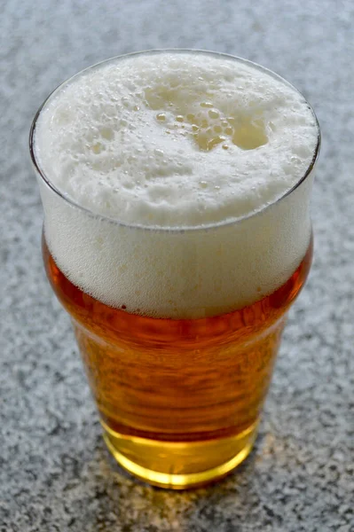 Пиво Стакане Столе — стоковое фото
