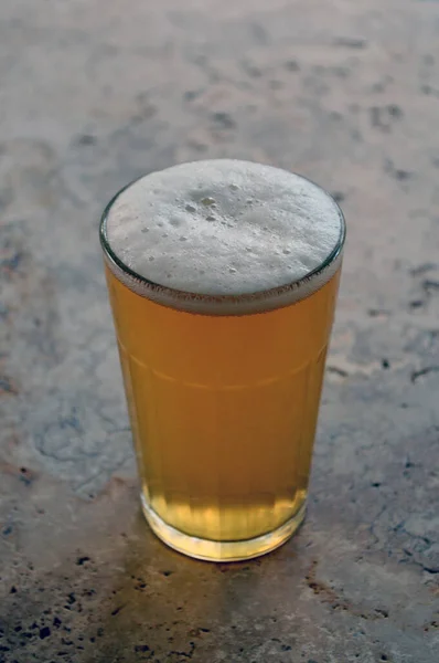 Una Cerveza Australiana Vaso Sobre Mesa — Foto de Stock