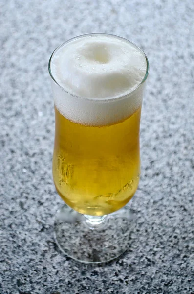 Ein Italienisches Pils Glas Auf Dem Tisch — Stockfoto