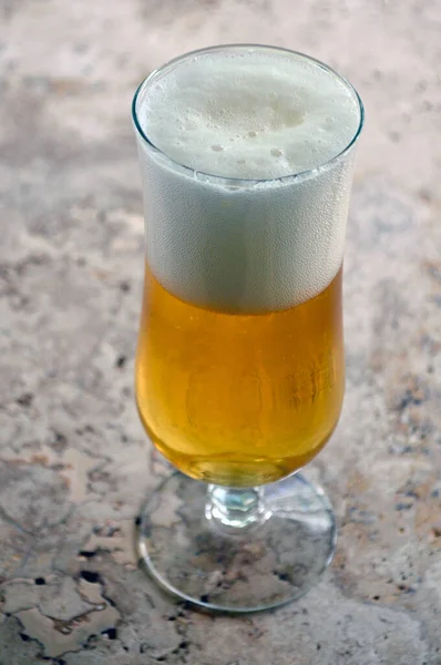 Vaso Kolsch Sobre Mesa — Foto de Stock