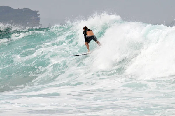 Surfař Akci Fairy Bower Poblíž Manly Beach Sydney Austrálie — Stock fotografie