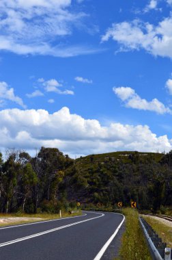 The road winds through Clarence near Lithgow, Australia