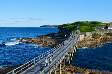 Çıplak Ada 'yı Sidney, Avustralya' daki La Perouse 'a bağlayan tahta yolun manzarası.