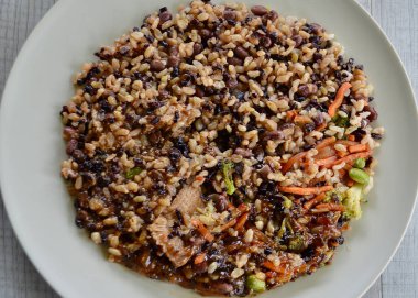 Çin chia tavuğu ve sebze ve pilav.