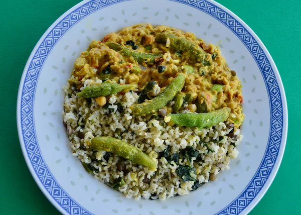 Curry Coco Com Legumes Arroz Basmati Marrom — Fotografia de Stock