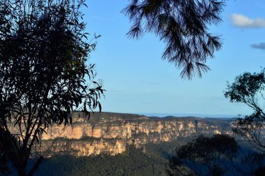 Avustralya 'nın Mavi Dağları' ndaki Yüksek Noktalı Gözcü Manzarası