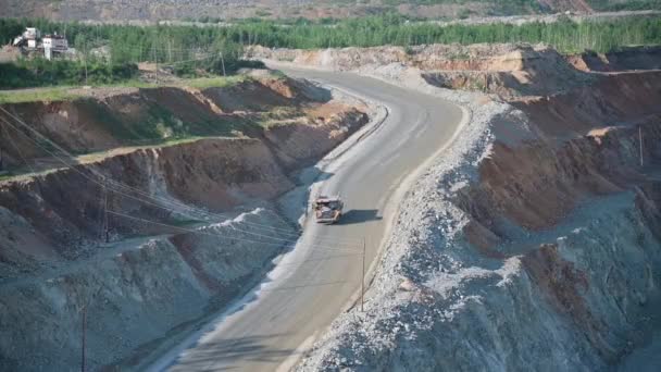 Russland Amur Region Juli 2021 Steinbruch Tagebau Golderzabbau Ein Caterpillar — Stockvideo