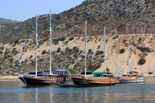 Kıyıya yakın yerde yat. — Stok fotoğraf