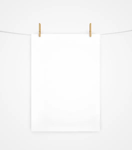 Λευκό αφίσα με μανταλάκια — Φωτογραφία Αρχείου