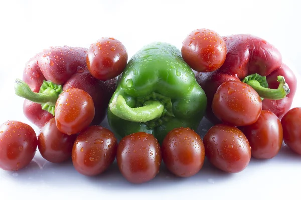 Rojos y pimientos verdes — Foto de Stock