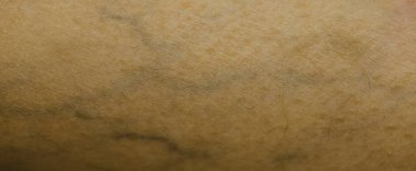 Ürkütücü koyu duvarlar, arka plan için hafif siyah beton dokusu.