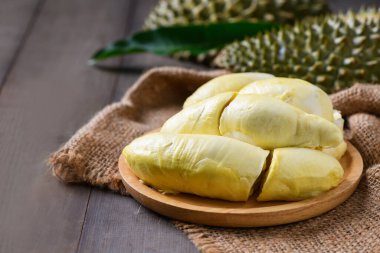 Uzun Laplae Durian ahşap tabakta, Durian 'ların en pahalı ve en lezzetlisidir. Tayland 'da nadir bulunur.