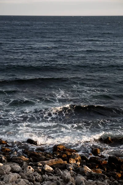 White Foam Sea Waves Shore Stones — Stock Photo, Image