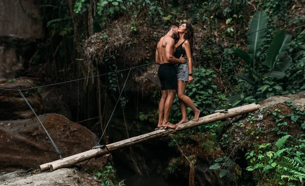 Пара Закоханих Тропіках Пара Подорожує Індонезії Острові Балі Подорожує Прекрасна — стокове фото