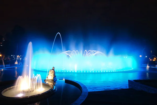 Cena Noturna Cachoeiras Nas Piscinas Circuito Mágico Água Lima Parque — Fotografia de Stock