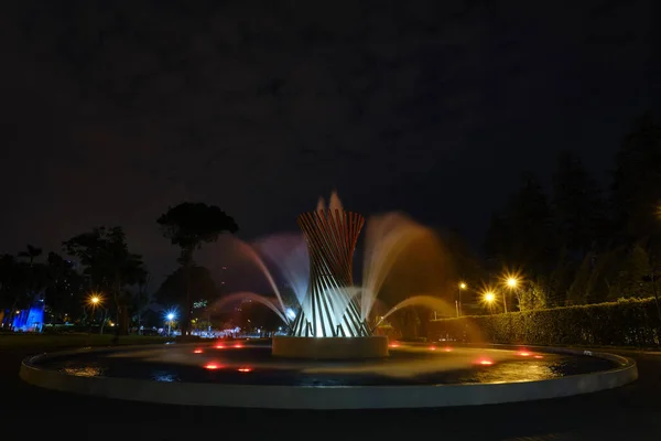 Escena Nocturna Cascadas Las Piscinas Del Mágico Circuito Acuático Lima — Foto de Stock