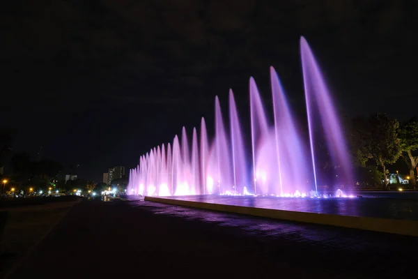 Scena Notturna Cascate Nelle Piscine Del Magico Circuito Acquatico Lima — Foto Stock