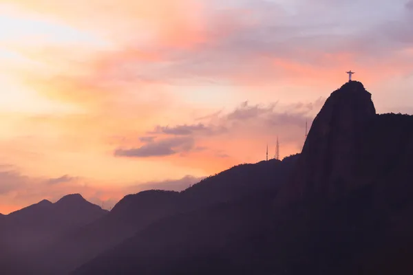 Христа-Спасителя на Корковадо у заході сонця, Ріо-де-Жанейро — стокове фото