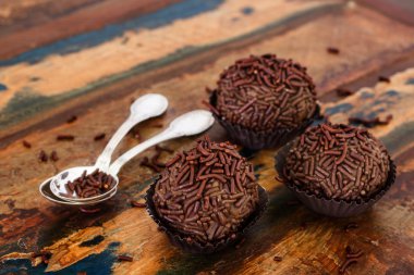 Brezilyalı çikolata bonbon brigadeiro