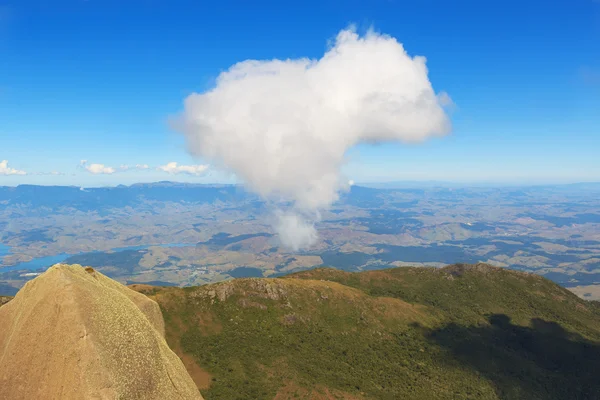 Peak of mountain sky cloud in heart shape — Stock Photo, Image