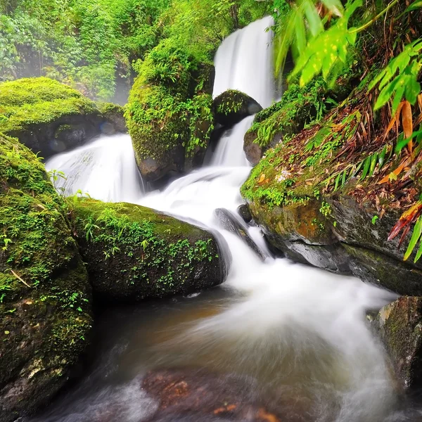 Romklao-Paradorn Waterfall — Stock Photo, Image