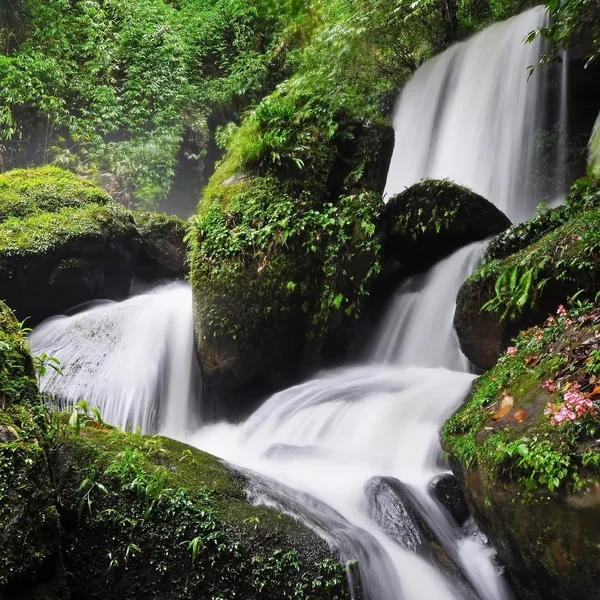 Cascata Romklao-Paradorn — Foto Stock