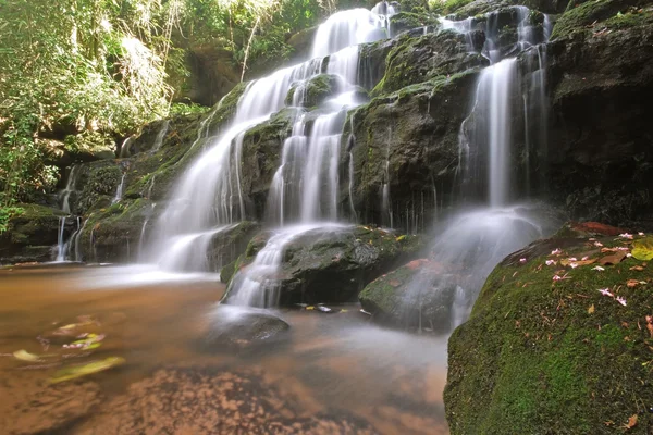 Man Dang Waterfall — Stock Photo, Image