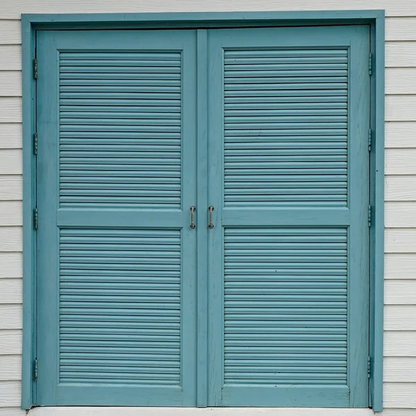 Holzfenster — Stockfoto