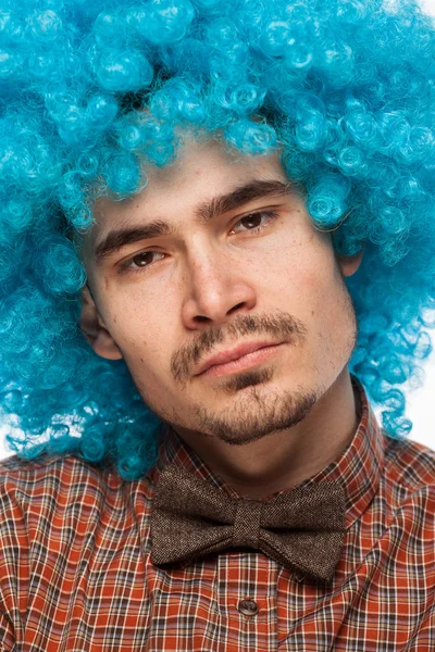 Retrato engraçado de um homem com emoção no rosto — Fotografia de Stock