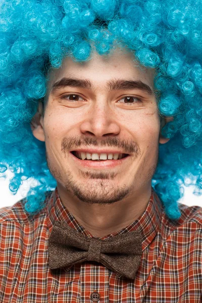 Retrato engraçado de um homem com emoção no rosto — Fotografia de Stock