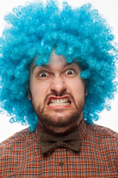 Retrato engraçado de um homem com emoção no rosto — Fotografia de Stock